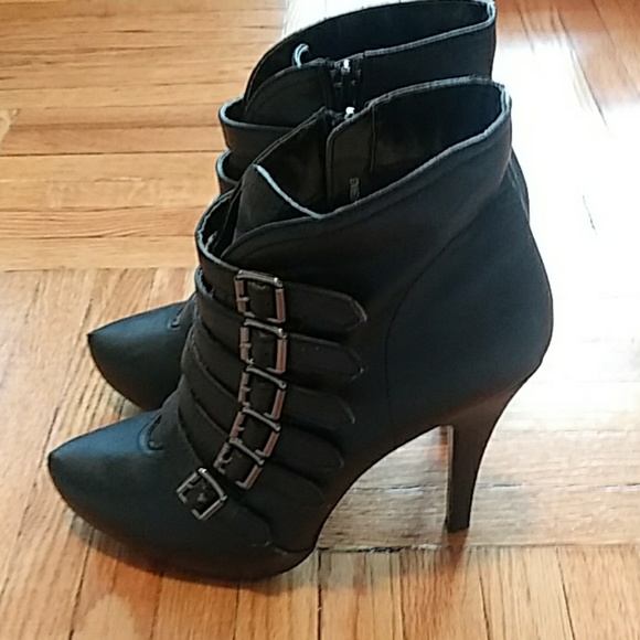 BLACK HIGH HEEL HALF BOOTS - Picture 3 of 5